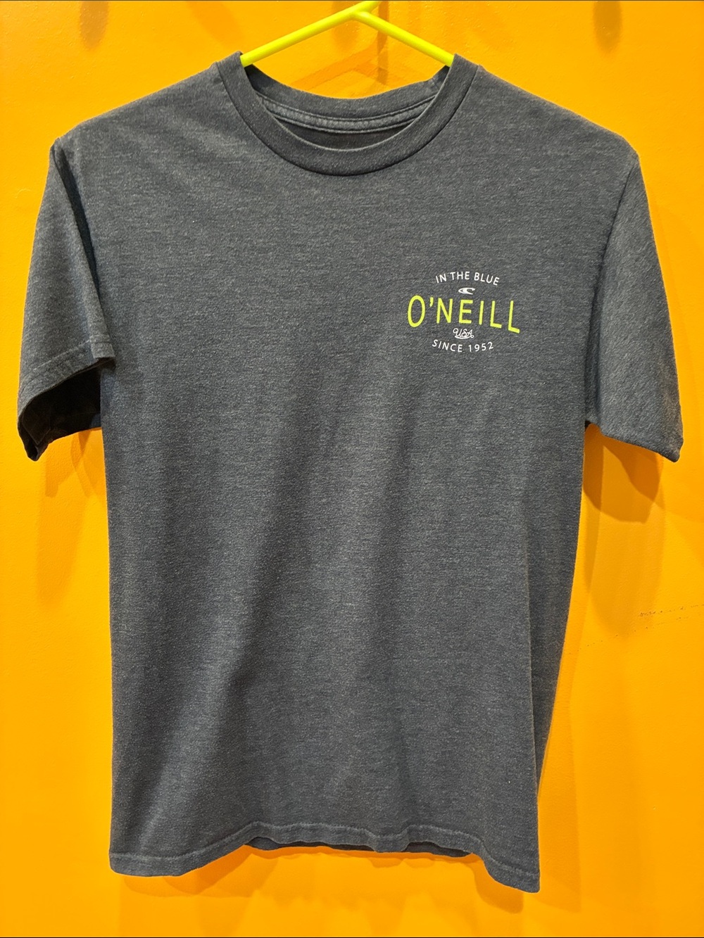 O'Neill Short-Sleeve Heather Charcoal Tee with Neon Logo
